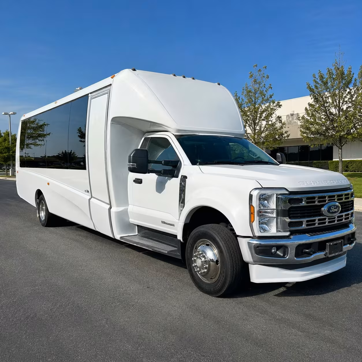 little rock 18 passenger minibus rental