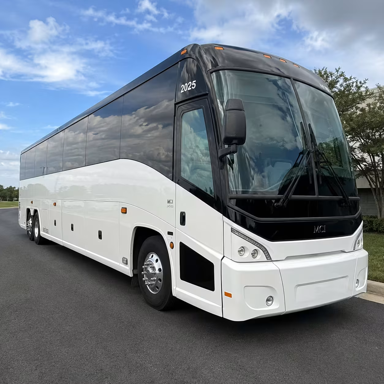 little rock corporate shuttle buses to clinton national airport