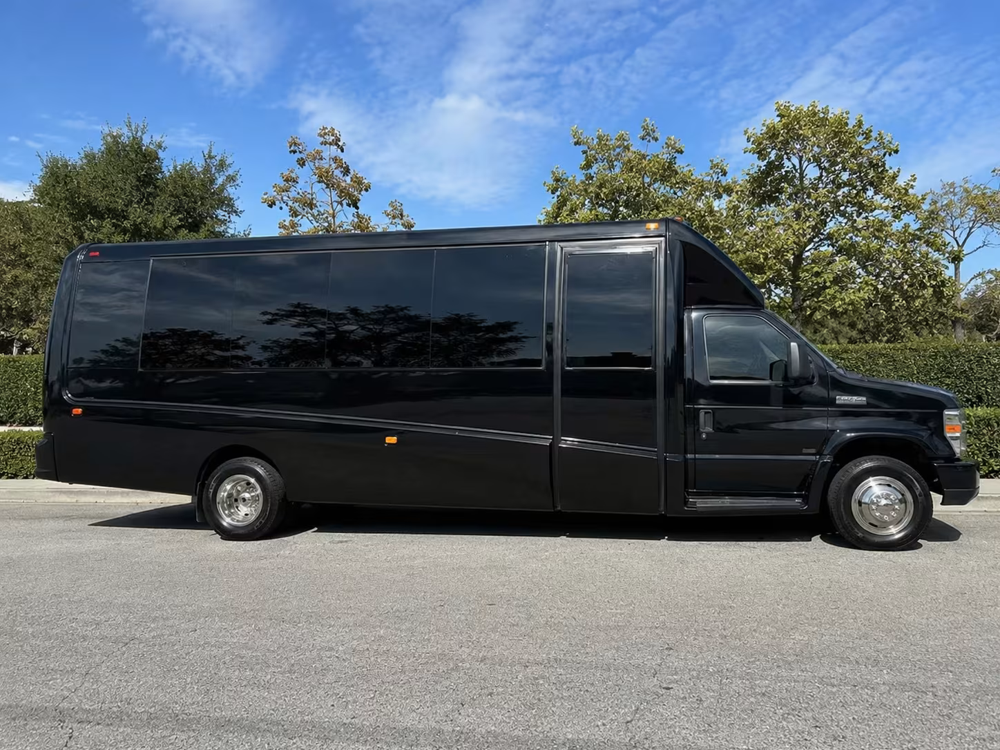 little rock minibus rentals to arkansas travelers games