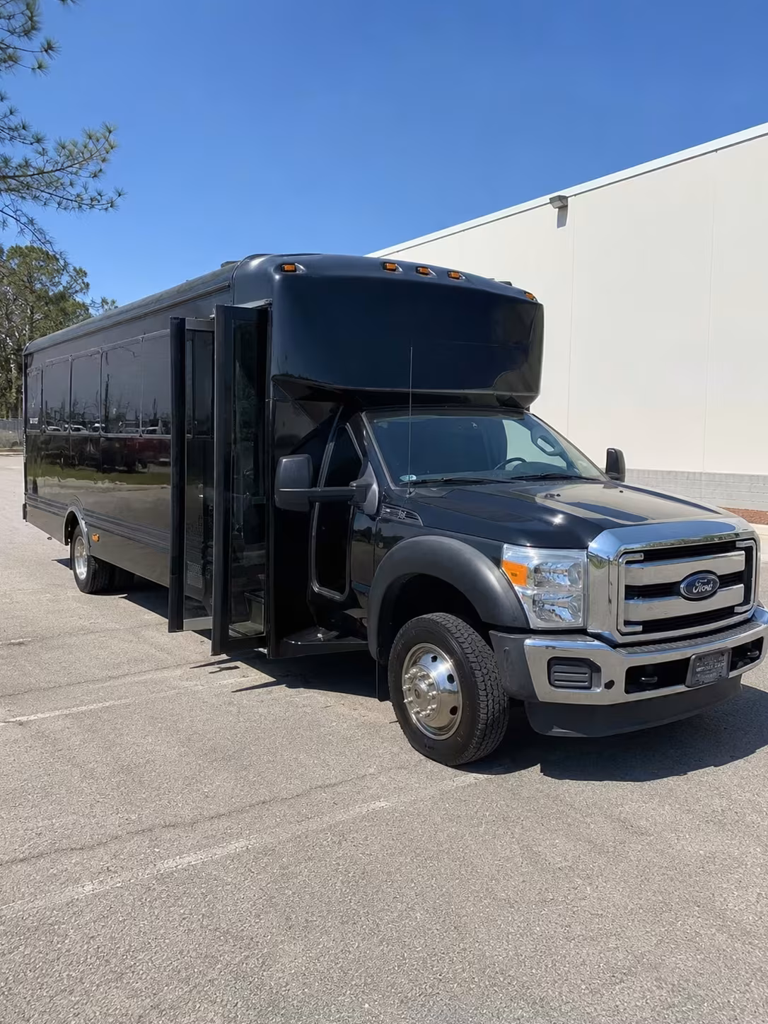 little rock party bus rentals for riverfront park concerts