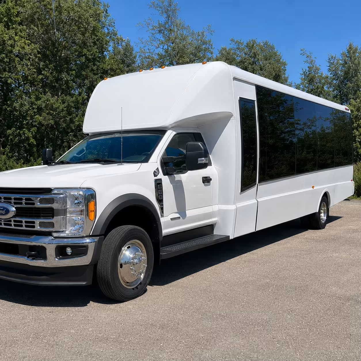 minibus rentals for little rock shows at the hall and stickyz